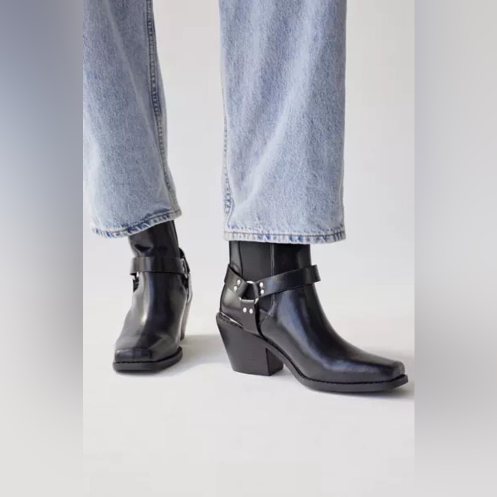 🆕 URBAN OUTFITTERS | LOLA SQUARE TOE BOOT | BLACK | SIZE: 8 - Picture 5 of 8